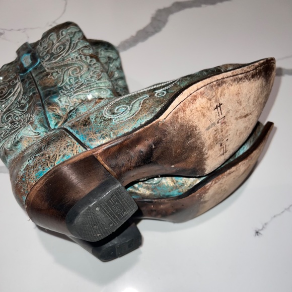 Corral Boots - Picture 2 of 4